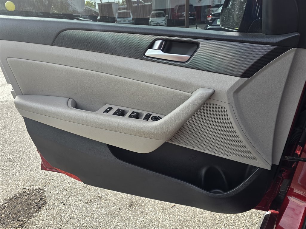 2015 Hyundai Sonata - $9,998