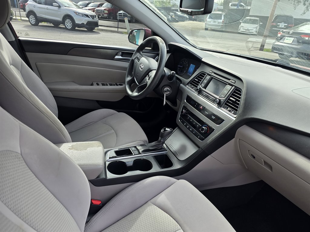 2015 Hyundai Sonata - $9,998