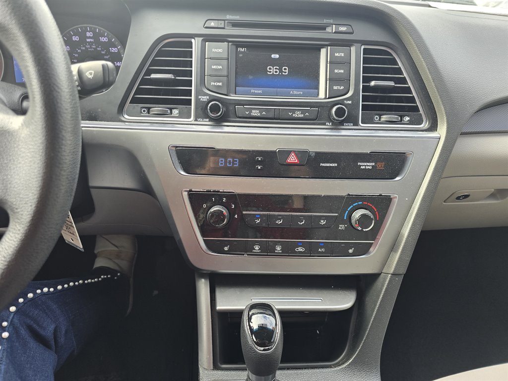 2015 Hyundai Sonata - $9,998