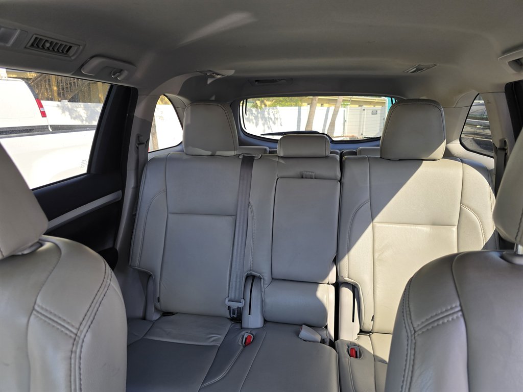 2018 Toyota Highlander - $18,998