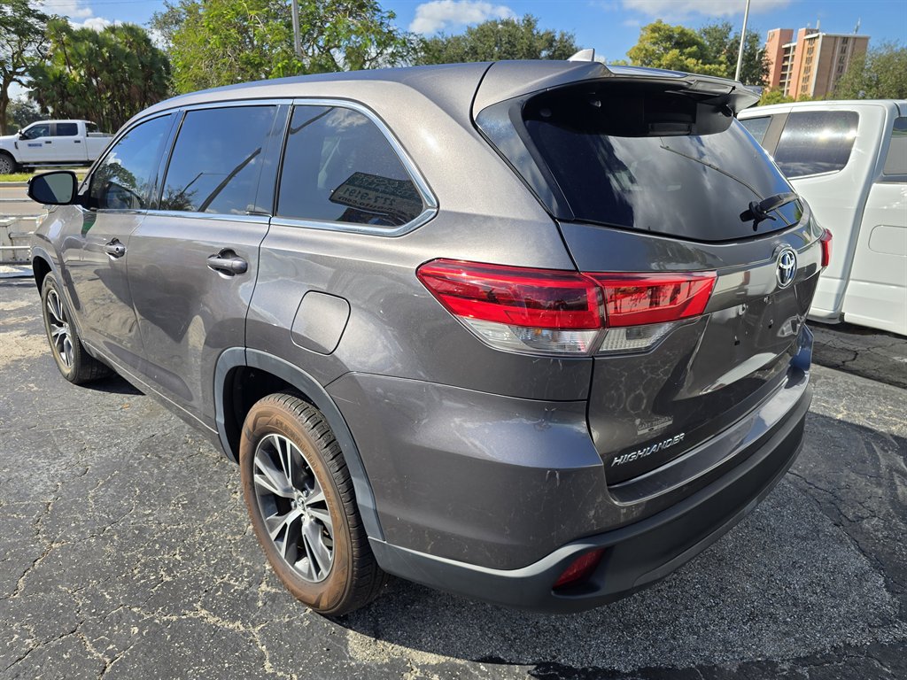 2018 Toyota Highlander - $18,998