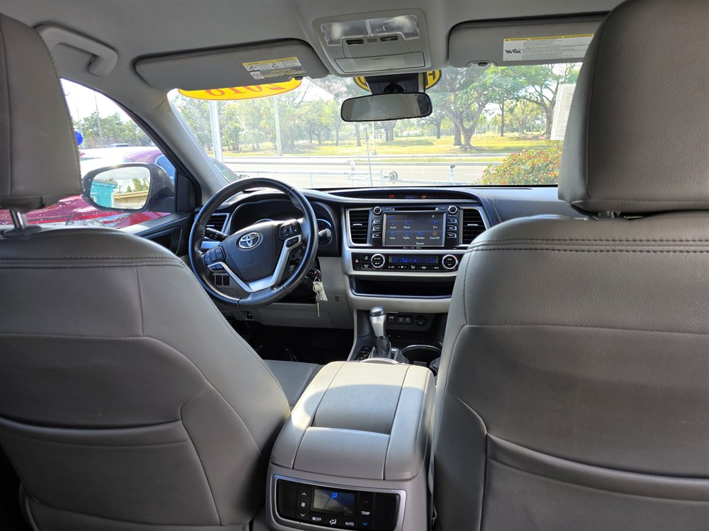 2018 Toyota Highlander - $18,998