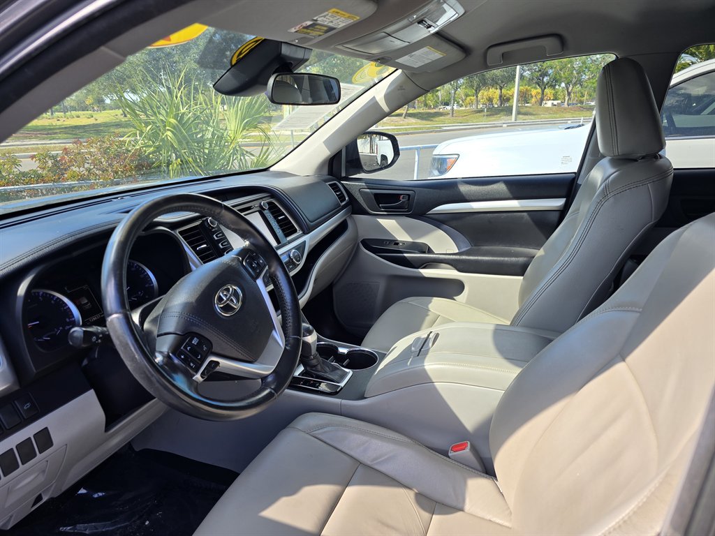 2018 Toyota Highlander - $18,998