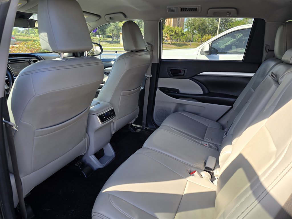2018 Toyota Highlander - $18,998