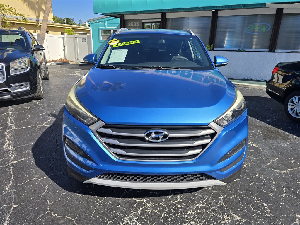 2017 Hyundai Tucson - $16,998