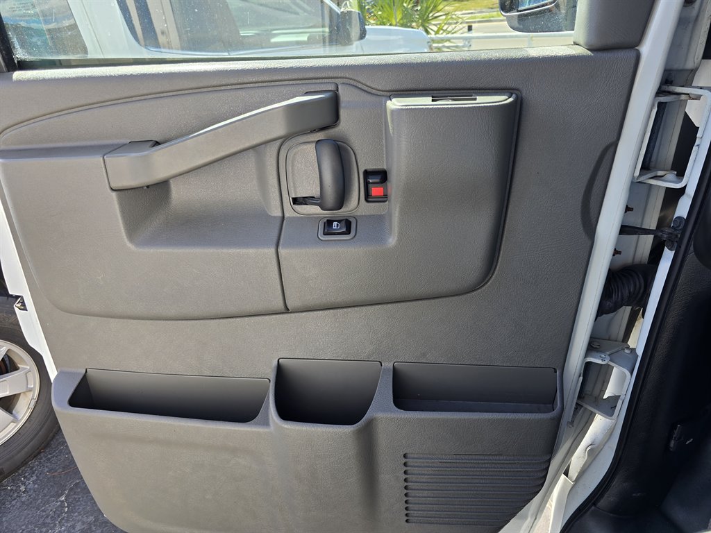 2017 GMC Savana - $23,998