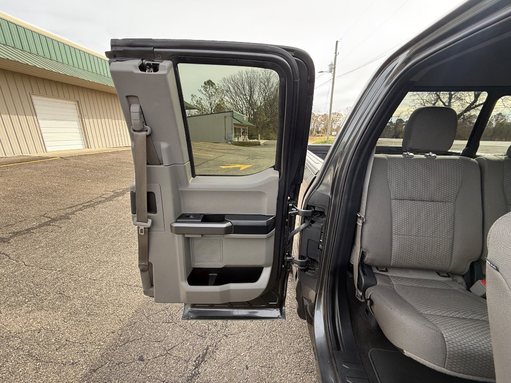 2020 Ford F150 XLT photo