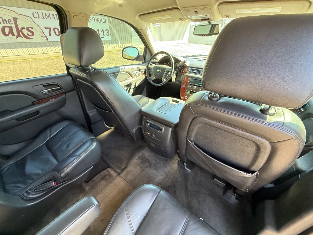 2011 Chevrolet Suburban LT 1500 photo