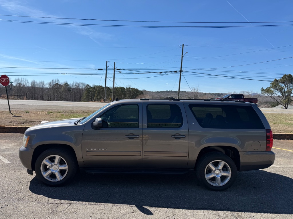 2011 Chevrolet Suburban LT 1500 photo