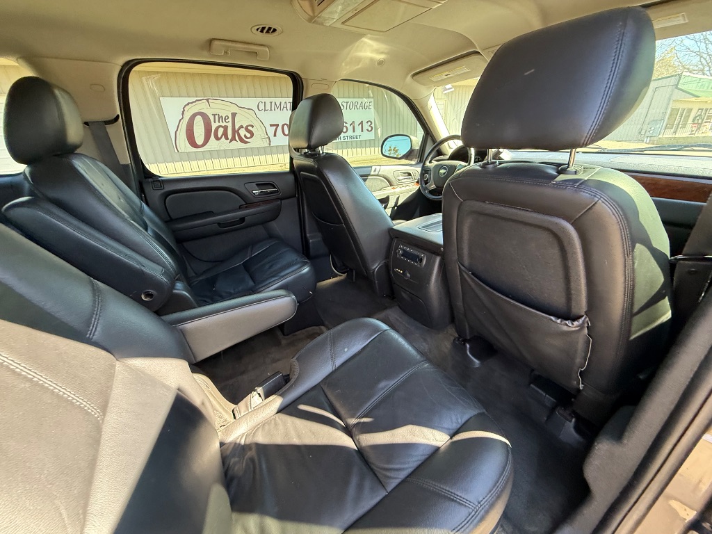2011 Chevrolet Suburban LT 1500 photo