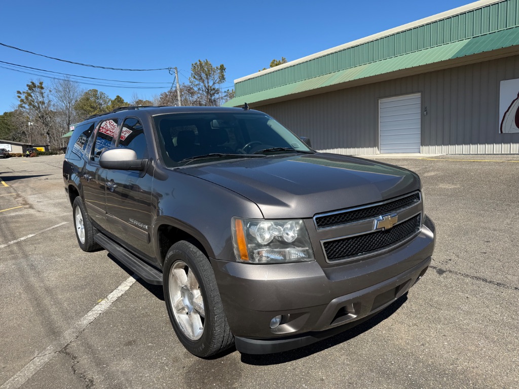 2011 Chevrolet Suburban LT 1500 photo