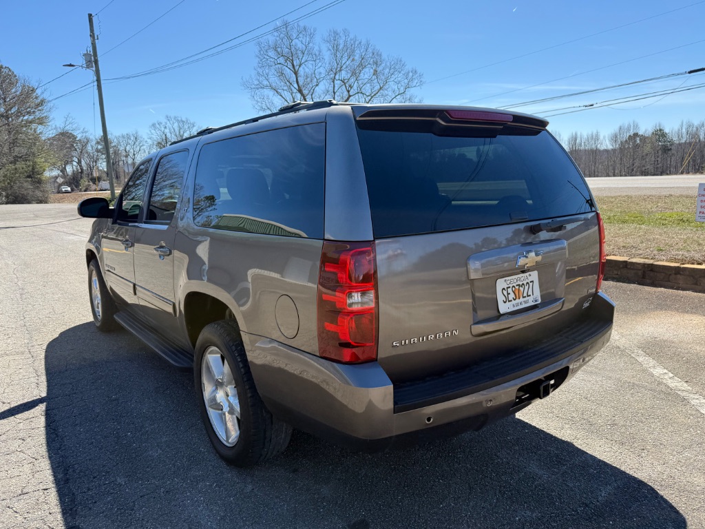 2011 Chevrolet Suburban LT 1500 photo