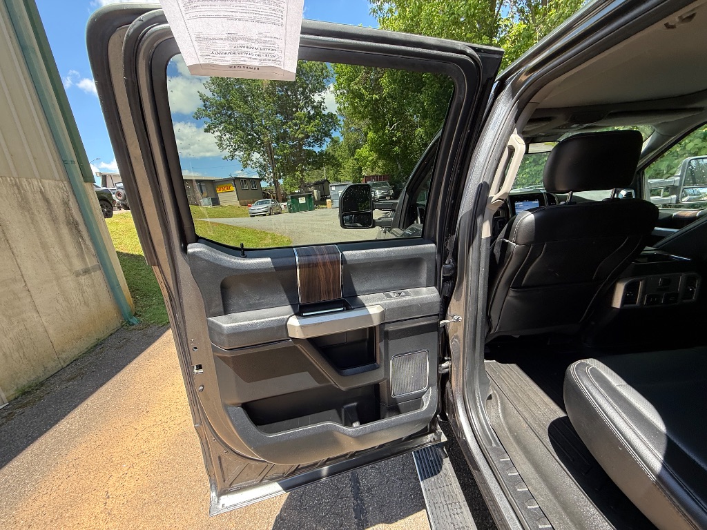 2017 Ford F150 Lariat photo