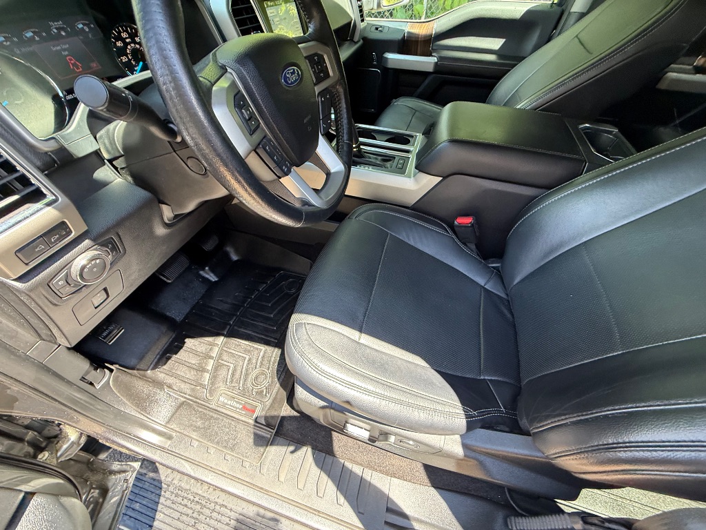 2017 Ford F150 Lariat photo