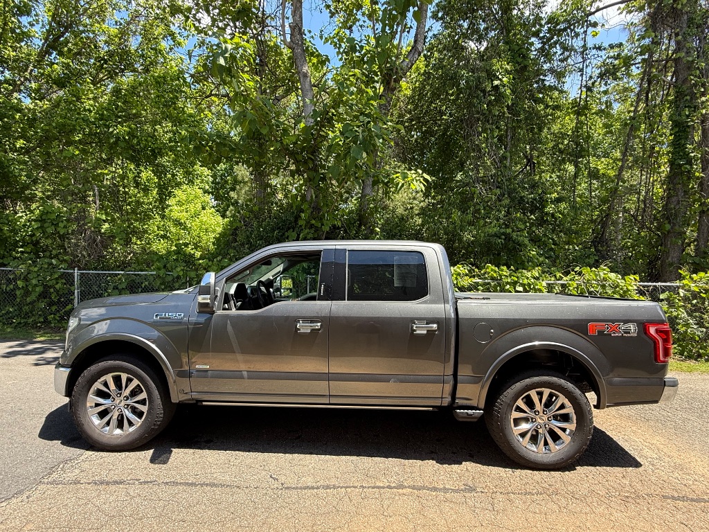 2017 Ford F150 Lariat photo