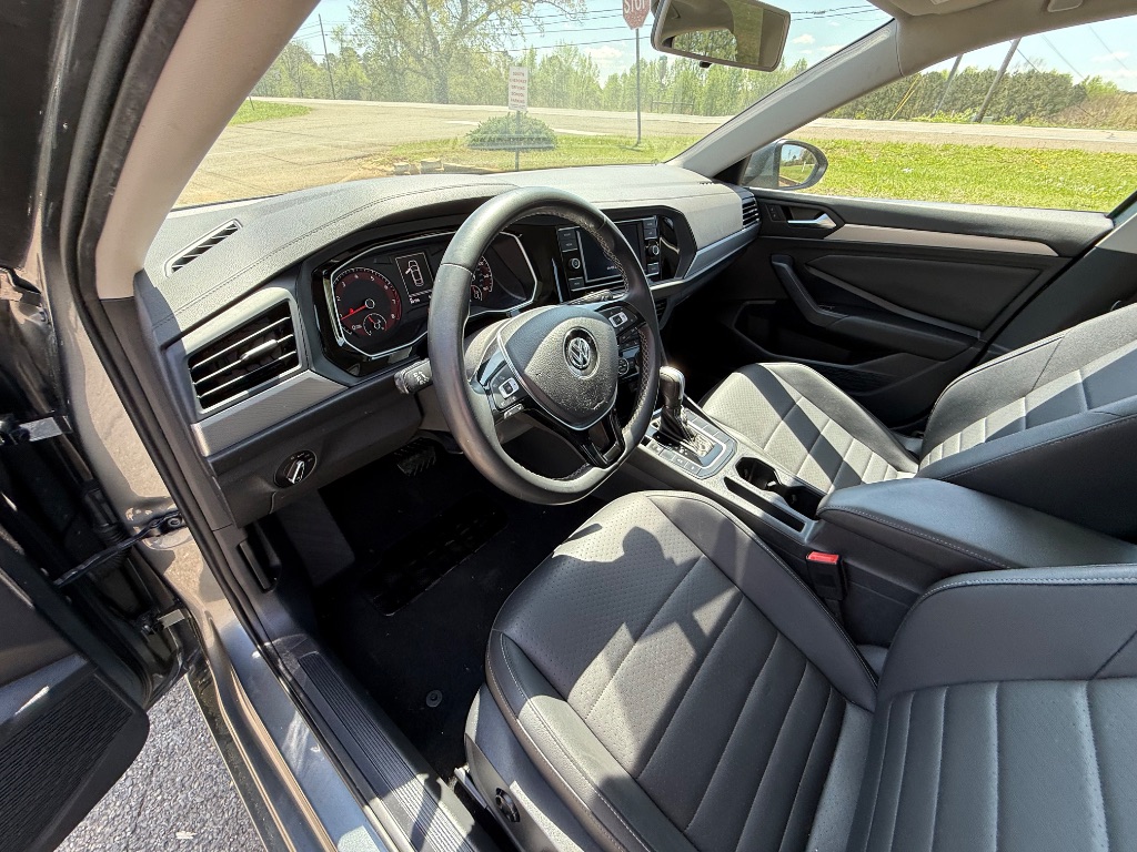 2021 Volkswagen Jetta R-Line photo