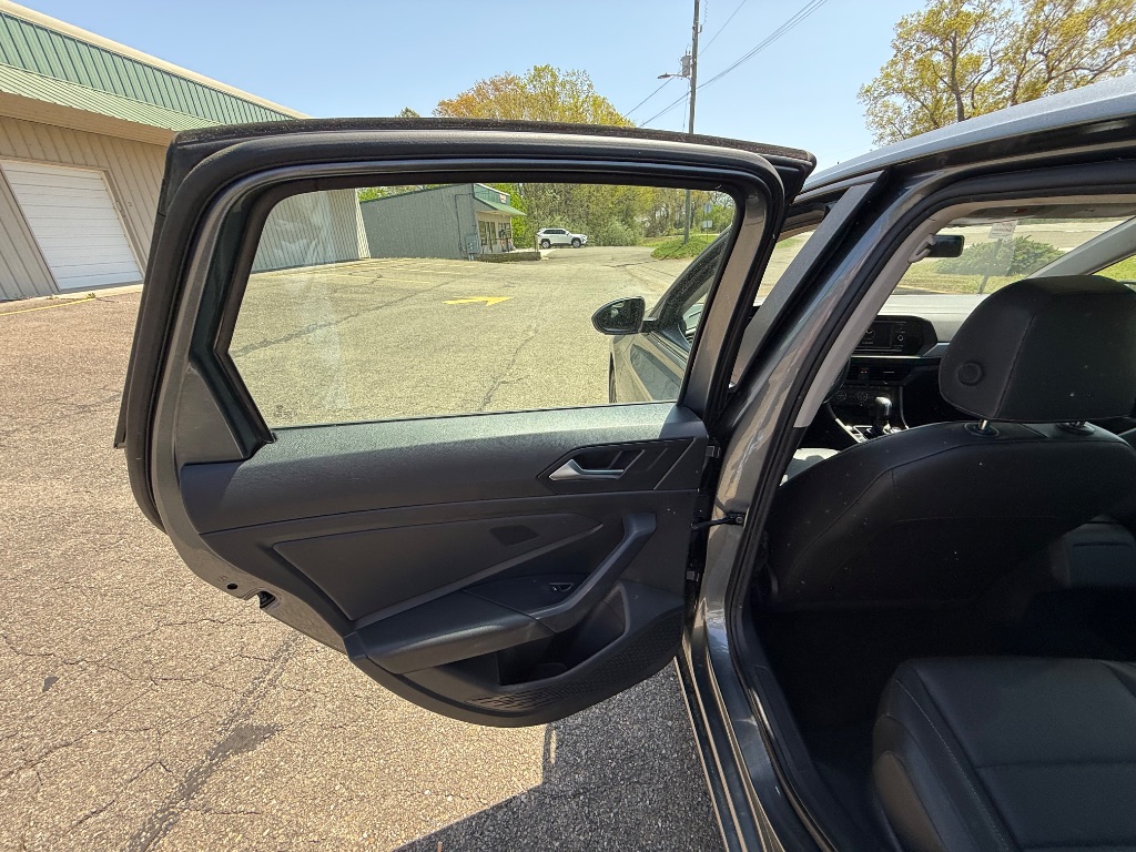 2021 Volkswagen Jetta R-Line photo