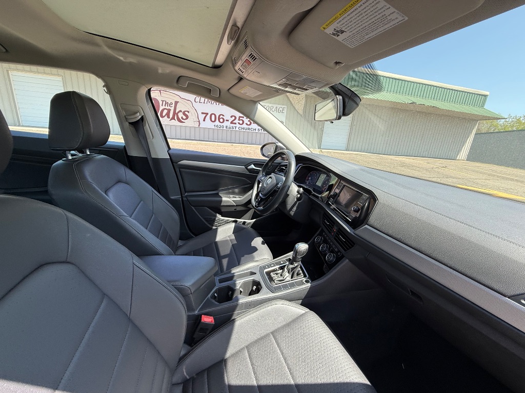 2021 Volkswagen Jetta R-Line photo