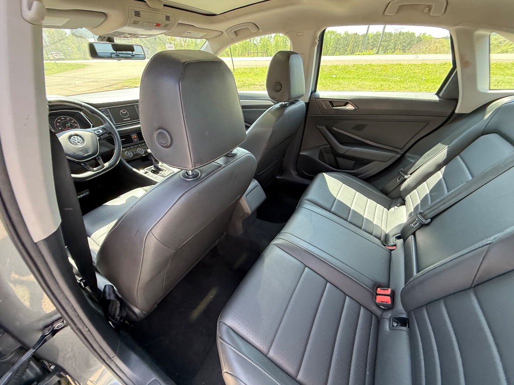 2021 Volkswagen Jetta R-Line photo