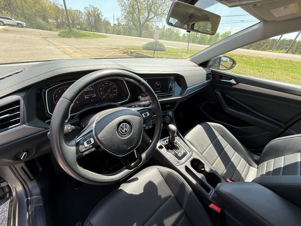 2021 Volkswagen Jetta R-Line photo