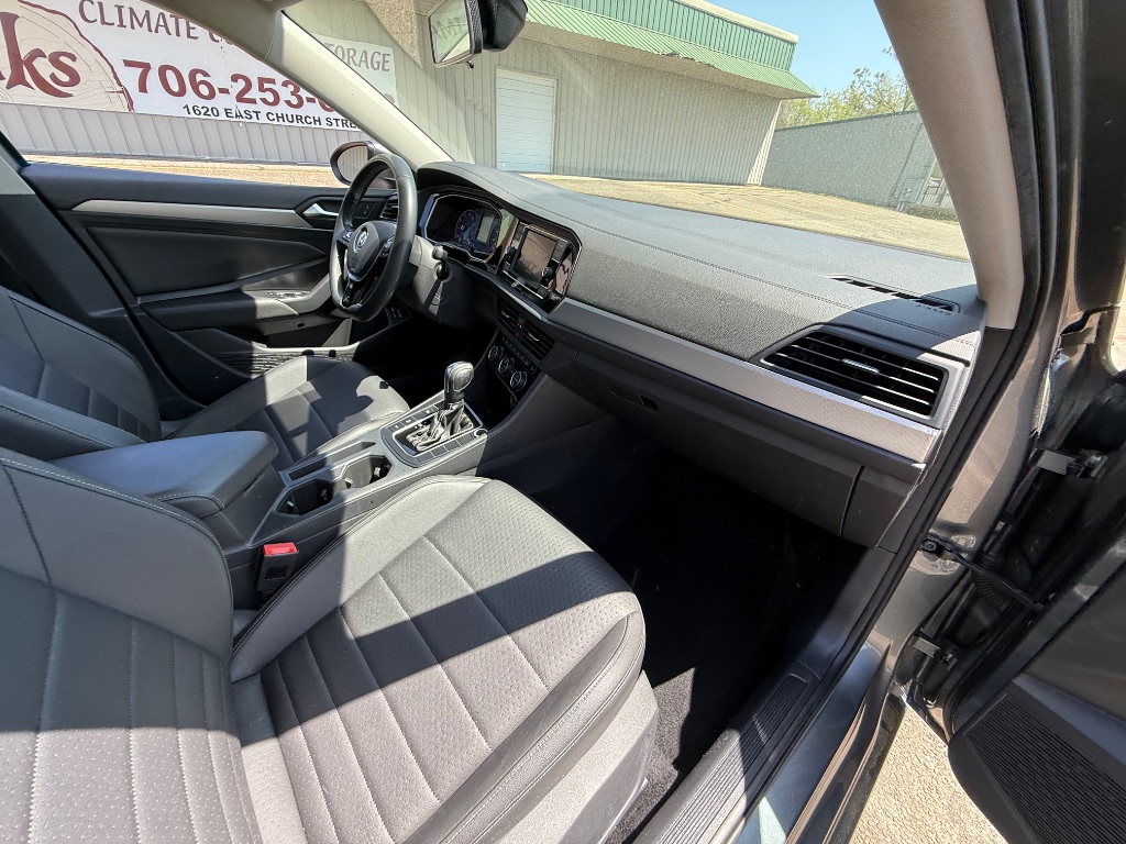 2021 Volkswagen Jetta R-Line photo