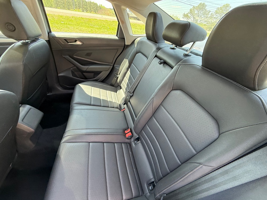 2021 Volkswagen Jetta R-Line photo