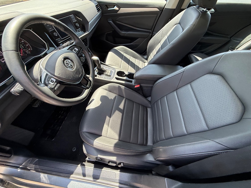 2021 Volkswagen Jetta R-Line photo
