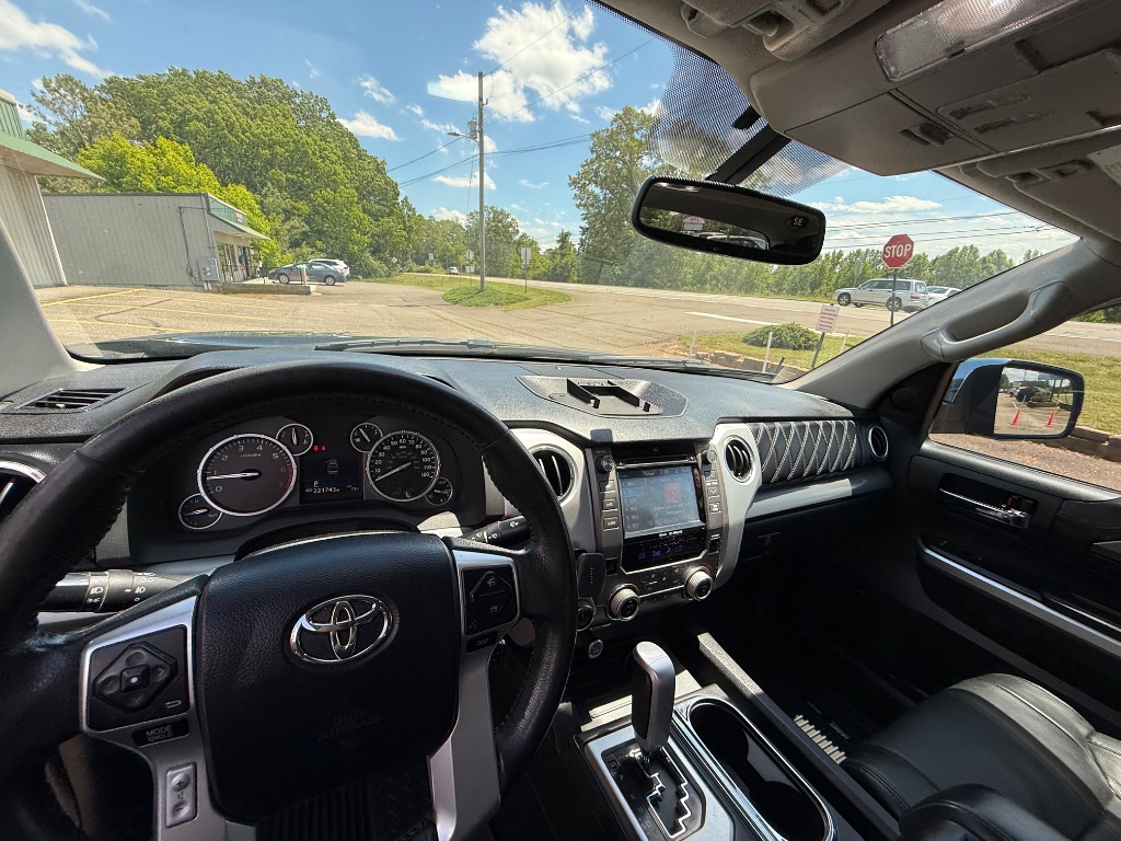 2016 Toyota Tundra Platinum photo