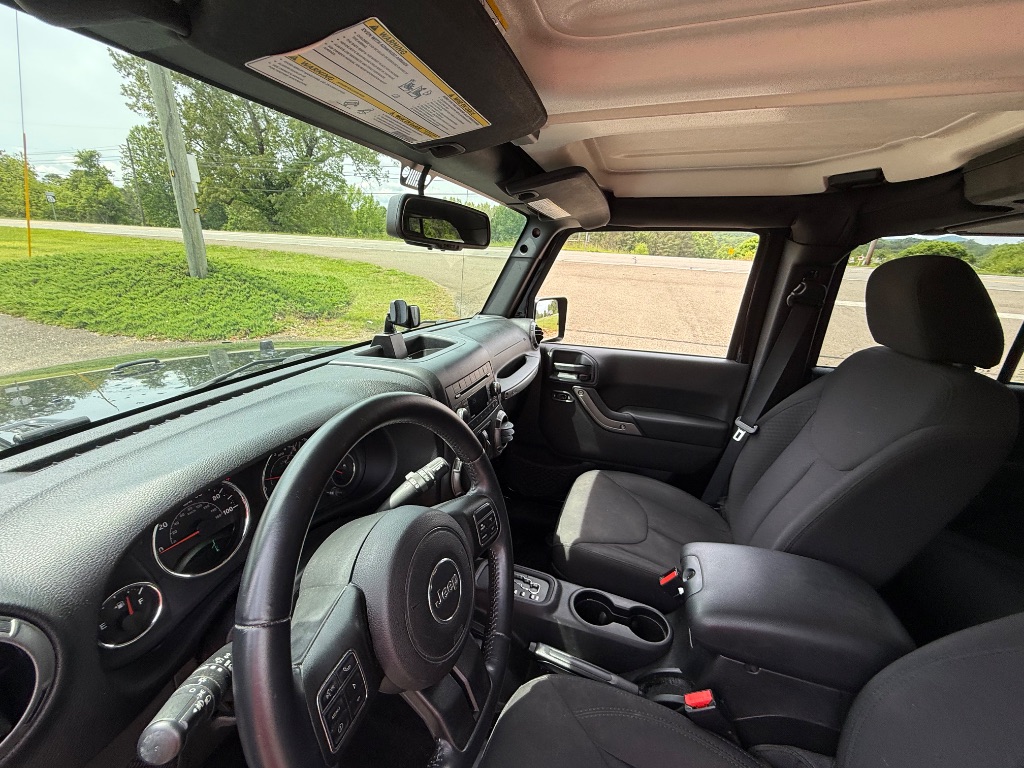 2015 Jeep Wrangler Unlimited Sport photo