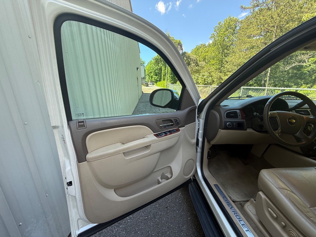 2013 Chevrolet Tahoe LTZ photo