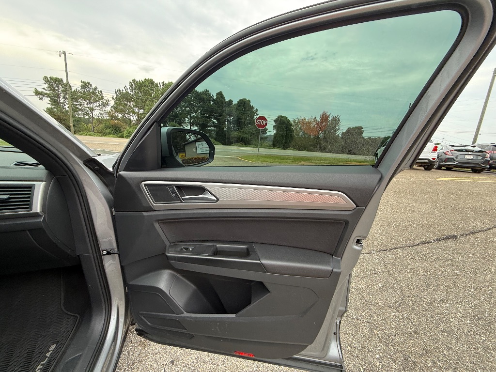 2020 Volkswagen Atlas - $21,990