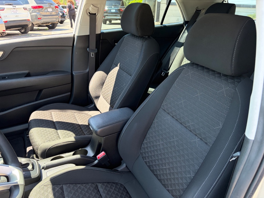 2023 Kia Rio - $17,990