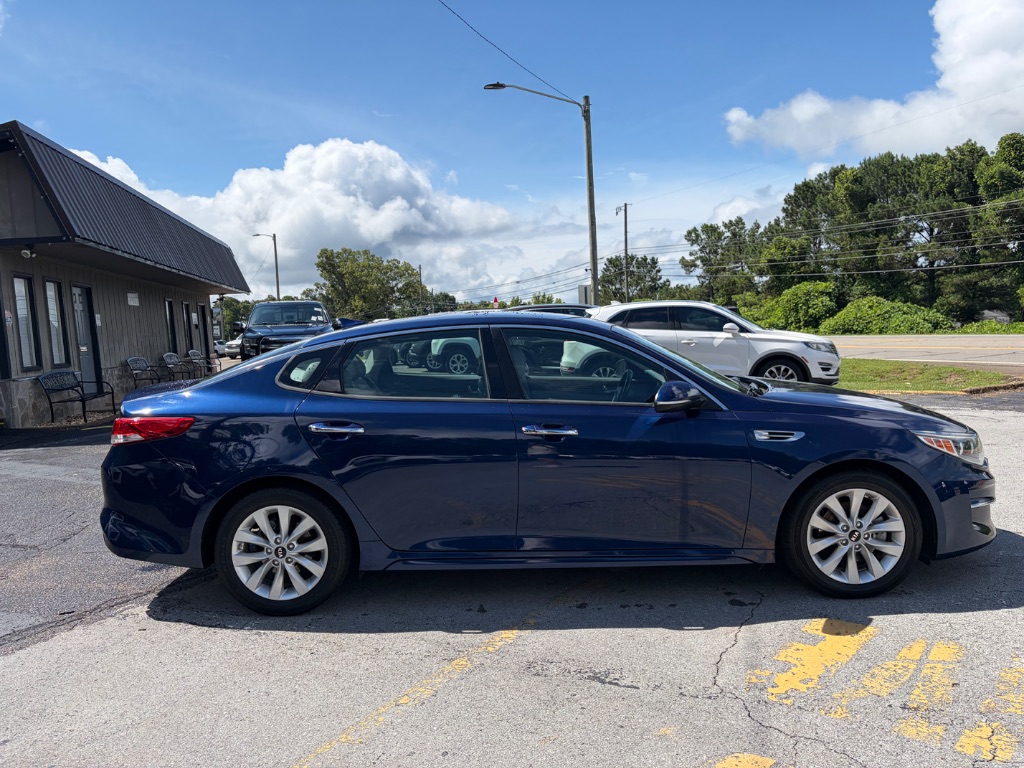 2016 Kia Optima - $10,990