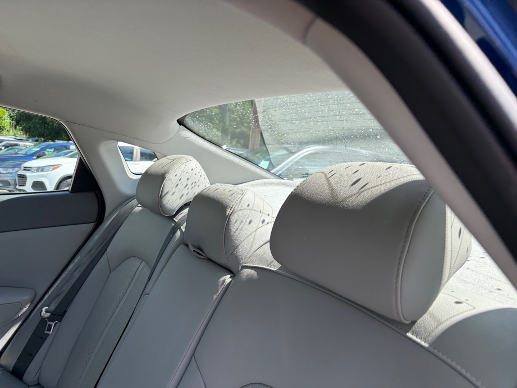2016 Kia Optima - $10,990