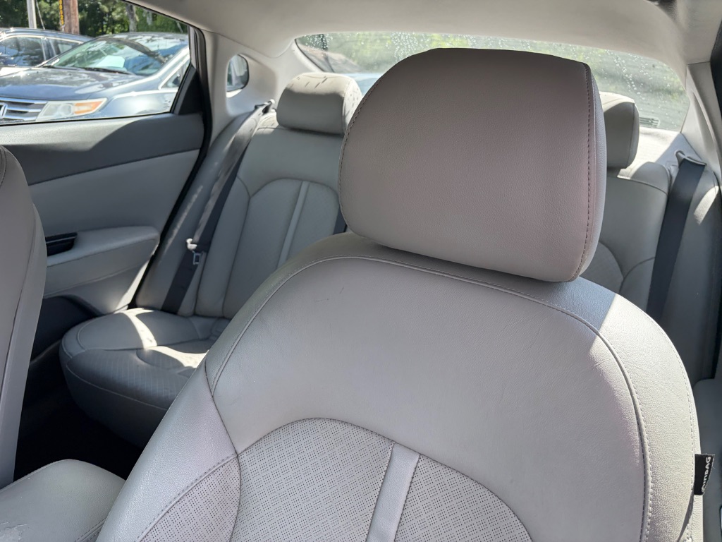 2016 Kia Optima - $10,990