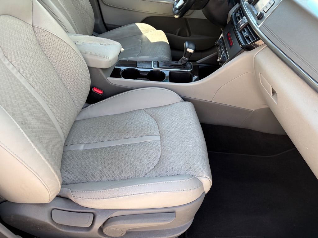 2016 Kia Optima - $10,990