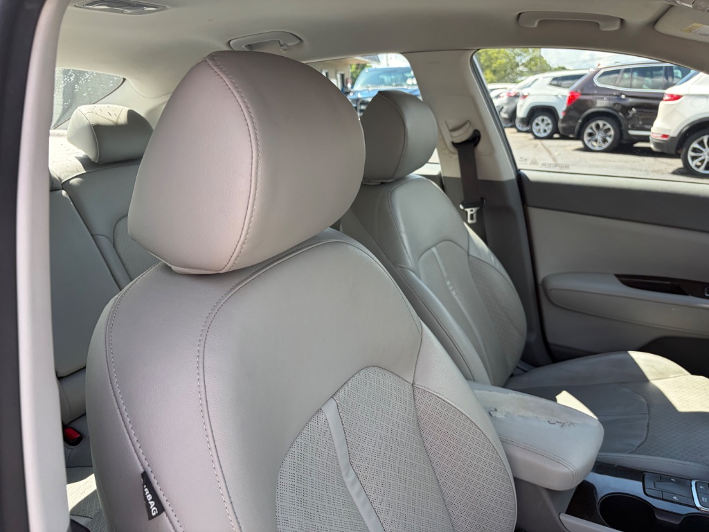 2016 Kia Optima - $10,990