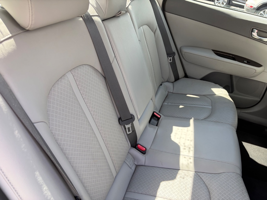 2016 Kia Optima - $10,990