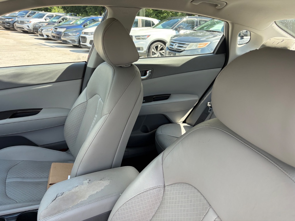 2016 Kia Optima - $10,990