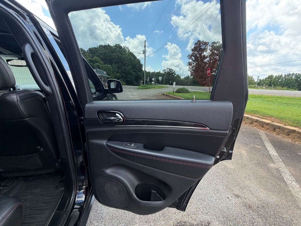 2020 Jeep Cherokee - $22,990