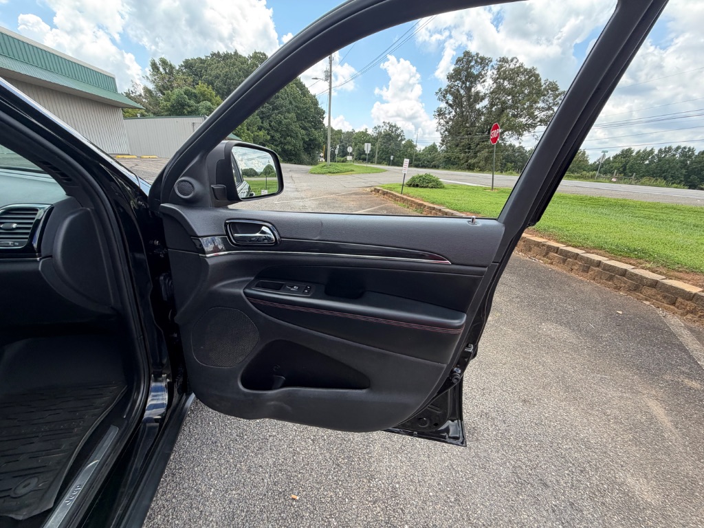 2020 Jeep Cherokee - $22,990