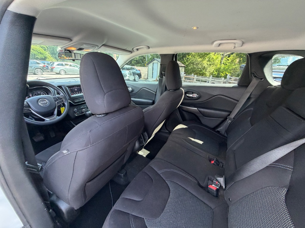 2019 Jeep Cherokee - $15,990