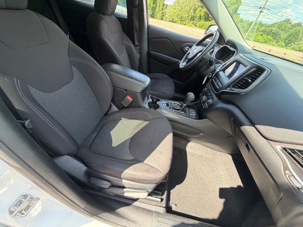 2019 Jeep Cherokee - $15,990