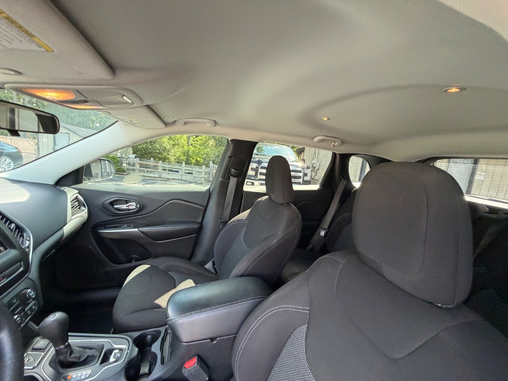 2019 Jeep Cherokee - $15,990