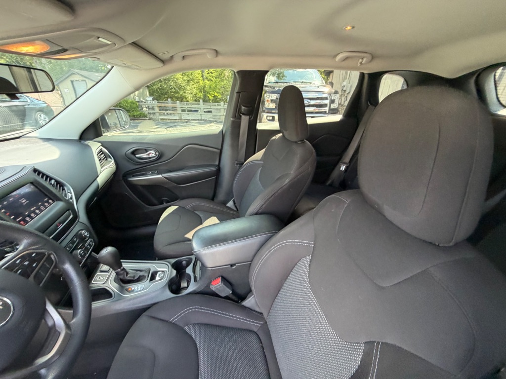2019 Jeep Cherokee - $15,990