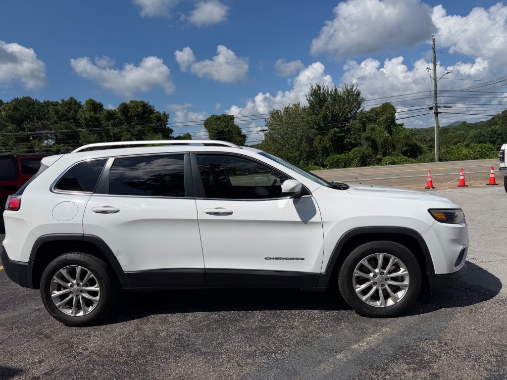 2019 Jeep Cherokee - $15,990