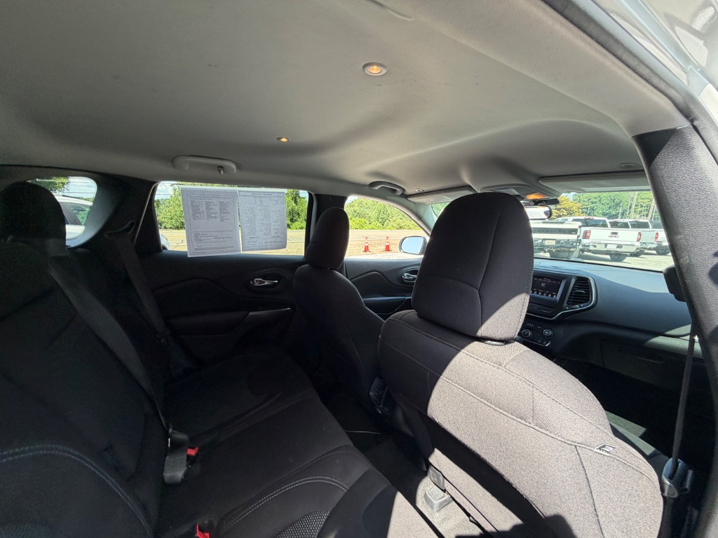 2019 Jeep Cherokee - $15,990