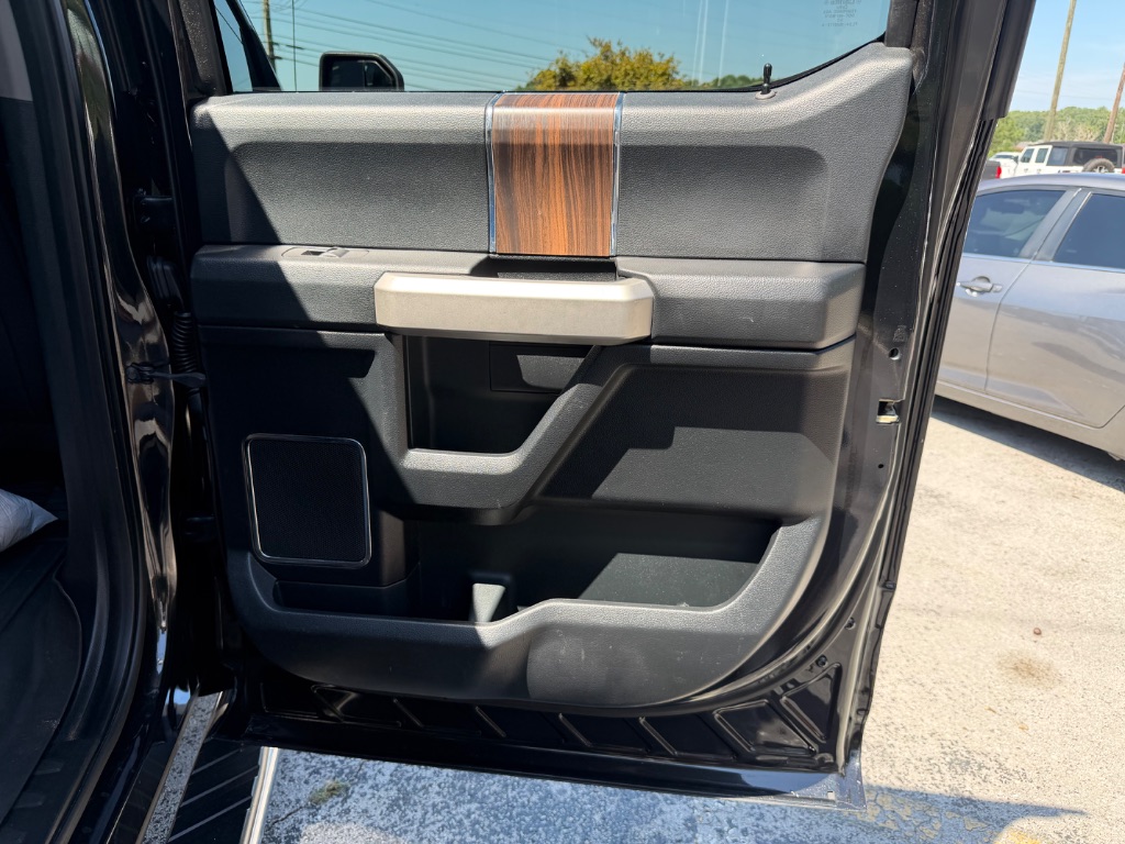 2015 Ford F-150 - $15,990