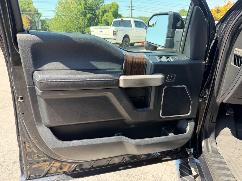 2015 Ford F-150 - $15,990