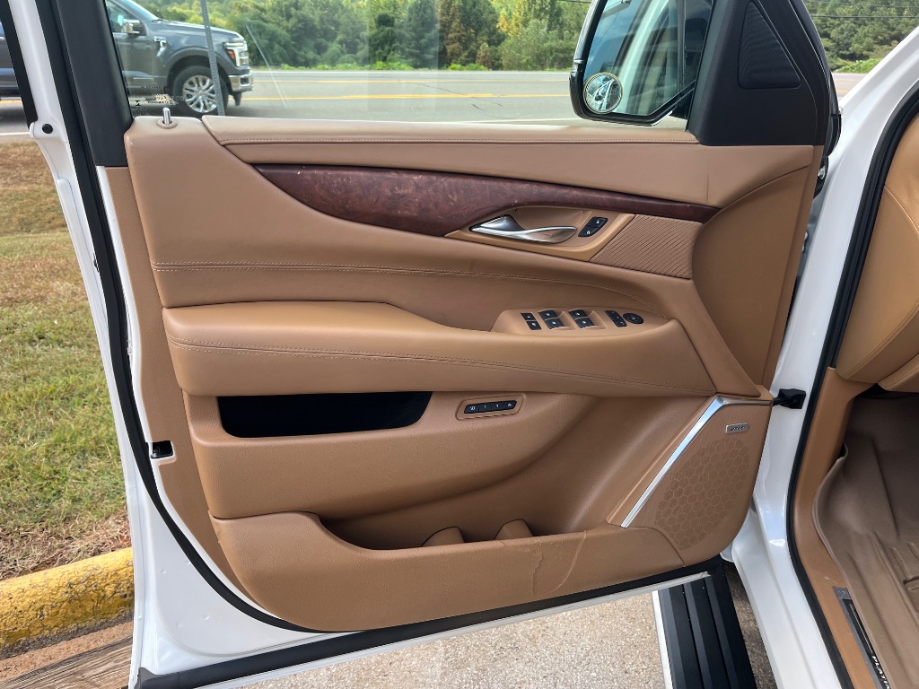 2016 Cadillac Escalade - $16,990